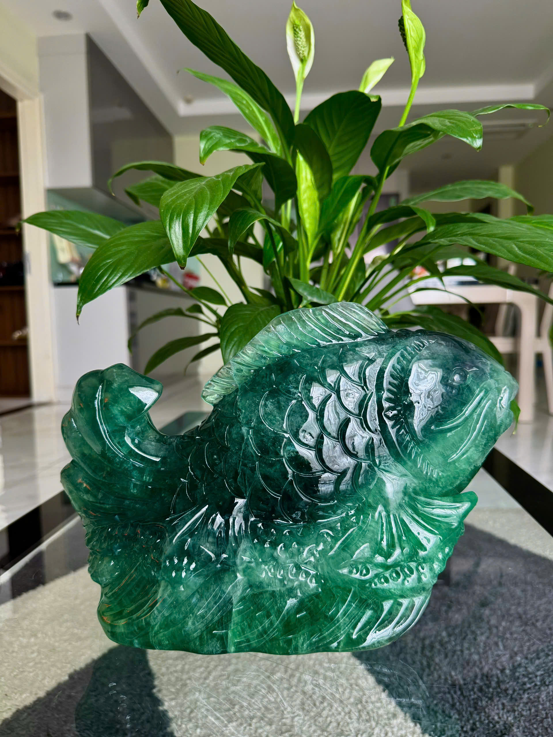 Tượng Cá Chép Hoa Sen – Đá Fluorite Tự Nhiên Tạc Tay